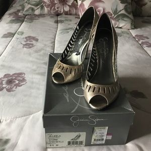 Ladies shoes